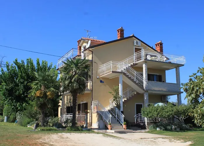 Apartment Basanija 7149c