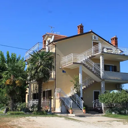 Apartamento Basanija 7149c